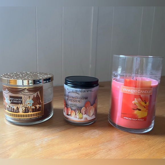 Bundle 3 pcs Candles from Bath & Body Works (2) and Yankee Candle (1) - Picture 1 of 12